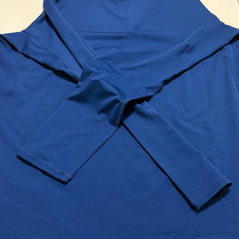 Blue shirt made we stretchy material xxl